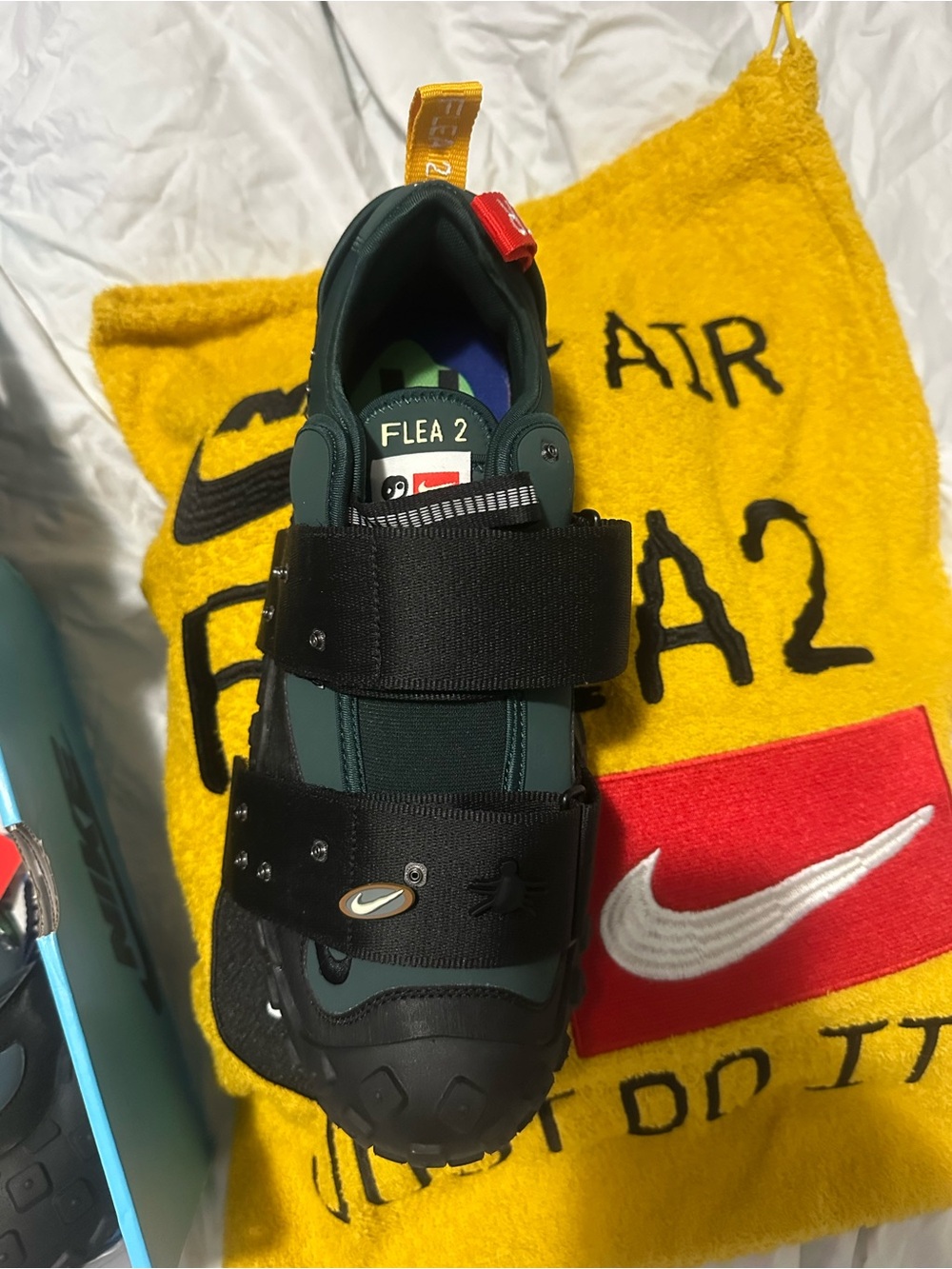 Nike Green Strap Trail Shoe with Black Straps and Yellow Tag - Picture 6 of 10